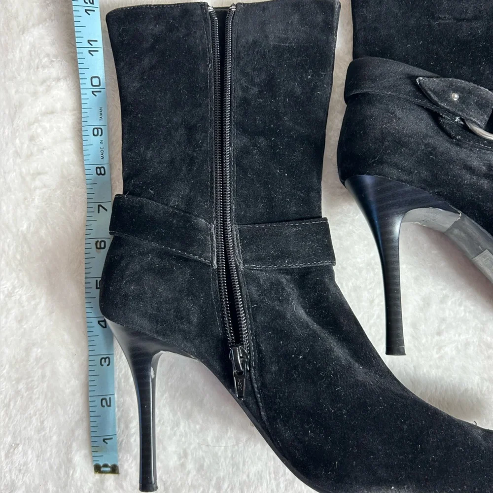 Bella Gioia Black Faux Suede Stiletto Heeled 4”Pointed Toe Zipper Boots Size 7.5 - Picture 5 of 11